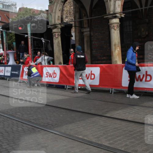 05.10.2025 - 20. swb-Marathon Bremen Yannick Fuchs http://msf.ph/oto/9318334 05.10.2025 11:18:47 Ziel 11480 meine-sportfotos.de