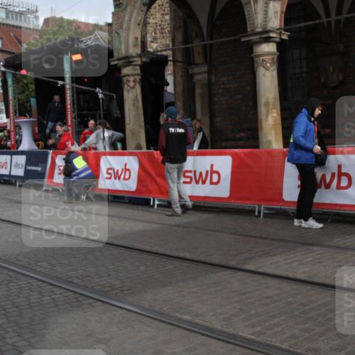 05.10.2025 - 20. swb-Marathon Bremen Yannick Fuchs http://msf.ph/oto/9318335 05.10.2025 11:18:47 Ziel 11480 meine-sportfotos.de