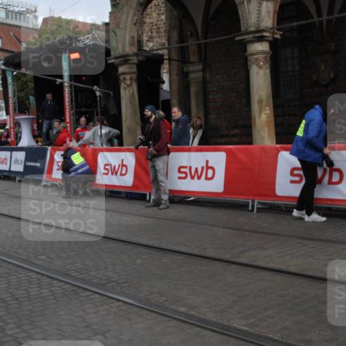05.10.2025 - 20. swb-Marathon Bremen Yannick Fuchs http://msf.ph/oto/9318338 05.10.2025 11:18:48 Ziel 11480 meine-sportfotos.de