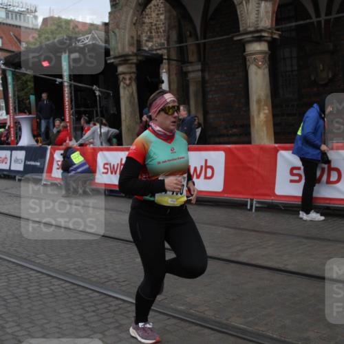05.10.2025 - 20. swb-Marathon Bremen Yannick Fuchs http://msf.ph/oto/9318342 05.10.2025 11:18:49 Ziel 11480 meine-sportfotos.de
