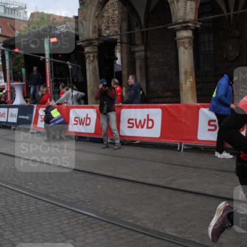 05.10.2025 - 20. swb-Marathon Bremen Yannick Fuchs http://msf.ph/oto/9318343 05.10.2025 11:18:50 Ziel 11480 meine-sportfotos.de