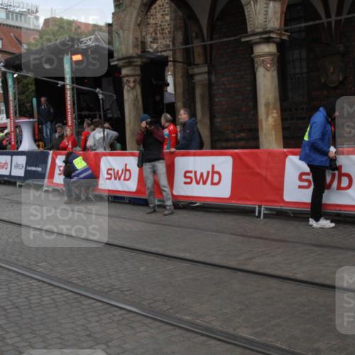 05.10.2025 - 20. swb-Marathon Bremen Yannick Fuchs http://msf.ph/oto/9318347 05.10.2025 11:18:51 Ziel  meine-sportfotos.de