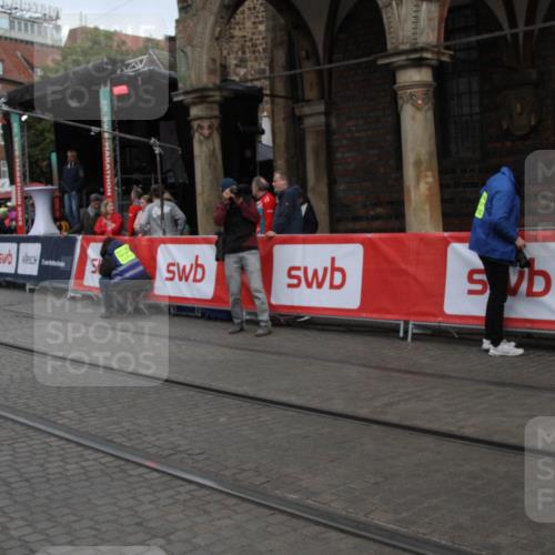 05.10.2025 - 20. swb-Marathon Bremen Yannick Fuchs http://msf.ph/oto/9318349 05.10.2025 11:18:52 Ziel  meine-sportfotos.de