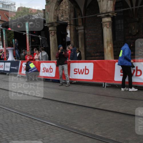 05.10.2025 - 20. swb-Marathon Bremen Yannick Fuchs http://msf.ph/oto/9318353 05.10.2025 11:18:53 Ziel  meine-sportfotos.de