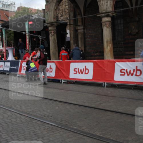 05.10.2025 - 20. swb-Marathon Bremen Yannick Fuchs http://msf.ph/oto/9318372 05.10.2025 11:19:15 Ziel 9247 meine-sportfotos.de