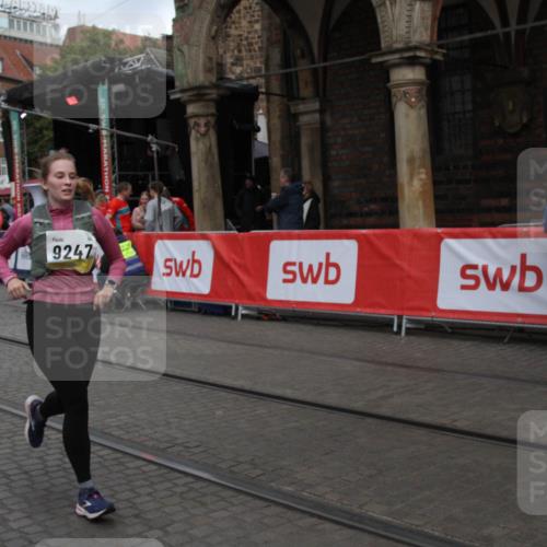 05.10.2025 - 20. swb-Marathon Bremen Yannick Fuchs http://msf.ph/oto/9318379 05.10.2025 11:19:19 Ziel 9247, 10488 meine-sportfotos.de