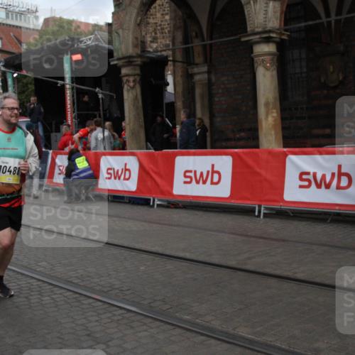 05.10.2025 - 20. swb-Marathon Bremen Yannick Fuchs http://msf.ph/oto/9318383 05.10.2025 11:19:21 Ziel 10488 meine-sportfotos.de