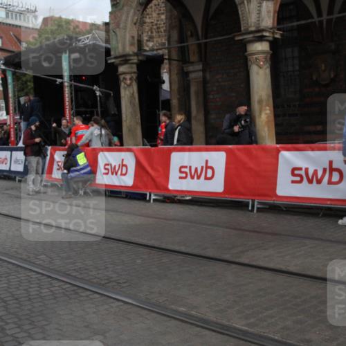 05.10.2025 - 20. swb-Marathon Bremen Yannick Fuchs http://msf.ph/oto/9318400 05.10.2025 11:19:46 Ziel  meine-sportfotos.de