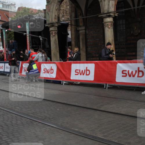 05.10.2025 - 20. swb-Marathon Bremen Yannick Fuchs http://msf.ph/oto/9318401 05.10.2025 11:19:47 Ziel  meine-sportfotos.de