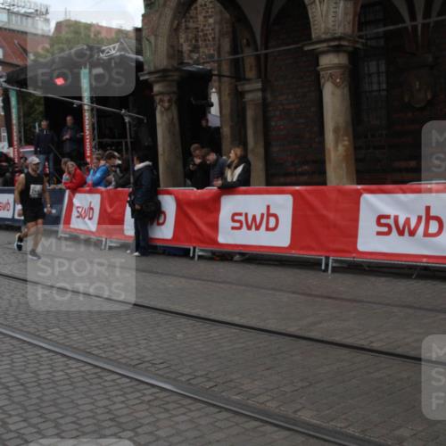 05.10.2025 - 20. swb-Marathon Bremen Yannick Fuchs http://msf.ph/oto/9318410 05.10.2025 11:23:52 Ziel  meine-sportfotos.de