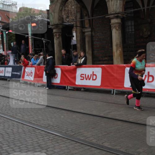 05.10.2025 - 20. swb-Marathon Bremen Yannick Fuchs http://msf.ph/oto/9318420 05.10.2025 11:24:03 Ziel 10774 meine-sportfotos.de