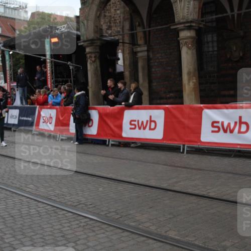 05.10.2025 - 20. swb-Marathon Bremen Yannick Fuchs http://msf.ph/oto/9318433 05.10.2025 11:24:20 Ziel 9733 meine-sportfotos.de