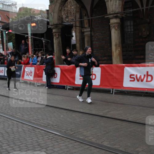 05.10.2025 - 20. swb-Marathon Bremen Yannick Fuchs http://msf.ph/oto/9318435 05.10.2025 11:24:22 Ziel 9733, 11190 meine-sportfotos.de