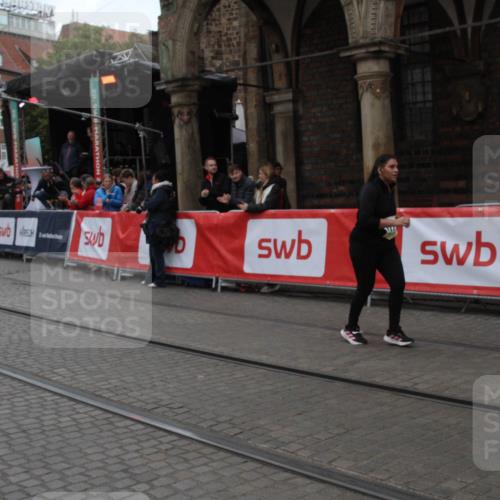 05.10.2025 - 20. swb-Marathon Bremen Yannick Fuchs http://msf.ph/oto/9318439 05.10.2025 11:24:25 Ziel 11190 meine-sportfotos.de