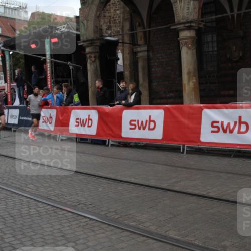 05.10.2025 - 20. swb-Marathon Bremen Yannick Fuchs http://msf.ph/oto/9318458 05.10.2025 11:24:46 Ziel  meine-sportfotos.de