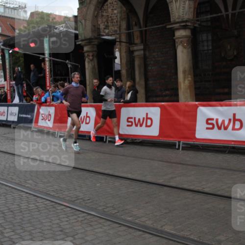05.10.2025 - 20. swb-Marathon Bremen Yannick Fuchs http://msf.ph/oto/9318459 05.10.2025 11:24:47 Ziel  meine-sportfotos.de