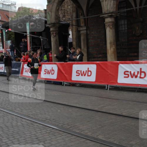 05.10.2025 - 20. swb-Marathon Bremen Yannick Fuchs http://msf.ph/oto/9318480 05.10.2025 11:25:06 Ziel 10133 meine-sportfotos.de