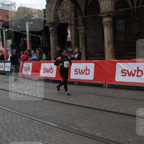 05.10.2025 - 20. swb-Marathon Bremen Yannick Fuchs http://msf.ph/oto/9318481 05.10.2025 11:25:06 Ziel 10133 meine-sportfotos.de