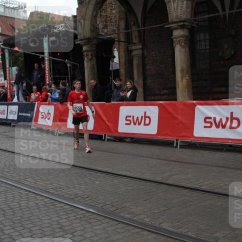 05.10.2025 - 20. swb-Marathon Bremen Yannick Fuchs http://msf.ph/oto/9318489 05.10.2025 11:25:13 Ziel  meine-sportfotos.de