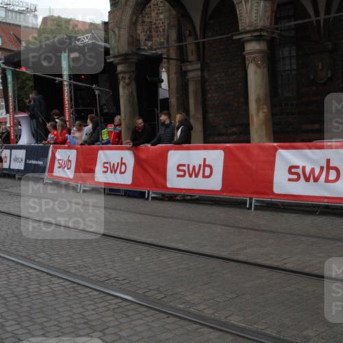 05.10.2025 - 20. swb-Marathon Bremen Yannick Fuchs http://msf.ph/oto/9318524 05.10.2025 11:25:38 Ziel  meine-sportfotos.de