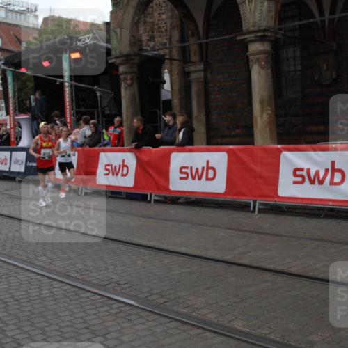 05.10.2025 - 20. swb-Marathon Bremen Yannick Fuchs http://msf.ph/oto/9318526 05.10.2025 11:25:40 Ziel  meine-sportfotos.de