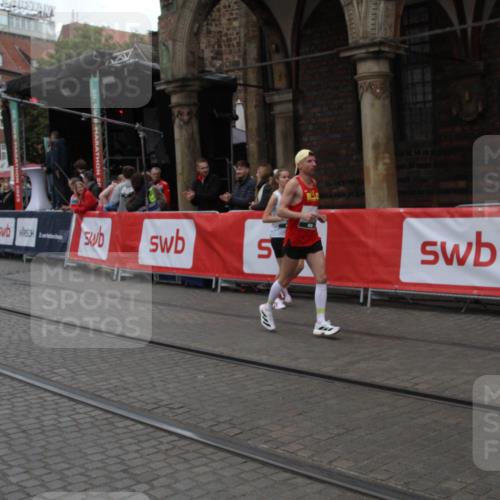 05.10.2025 - 20. swb-Marathon Bremen Yannick Fuchs http://msf.ph/oto/9318528 05.10.2025 11:25:41 Ziel  meine-sportfotos.de