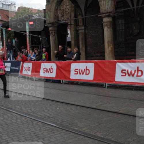 05.10.2025 - 20. swb-Marathon Bremen Yannick Fuchs http://msf.ph/oto/9318535 05.10.2025 11:25:45 Ziel 9338 meine-sportfotos.de