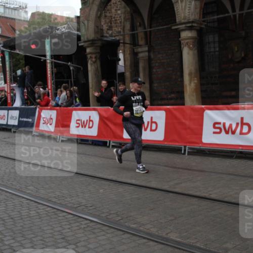 05.10.2025 - 20. swb-Marathon Bremen Yannick Fuchs http://msf.ph/oto/9318547 05.10.2025 11:25:53 Ziel 10184 meine-sportfotos.de