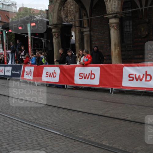 05.10.2025 - 20. swb-Marathon Bremen Yannick Fuchs http://msf.ph/oto/9318593 05.10.2025 11:26:22 Ziel 11326 meine-sportfotos.de
