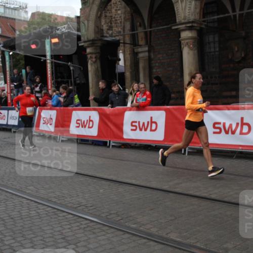 05.10.2025 - 20. swb-Marathon Bremen Yannick Fuchs http://msf.ph/oto/9318597 05.10.2025 11:26:24 Ziel 9352, 11326 meine-sportfotos.de