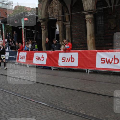 05.10.2025 - 20. swb-Marathon Bremen Yannick Fuchs http://msf.ph/oto/9318607 05.10.2025 11:26:31 Ziel  meine-sportfotos.de