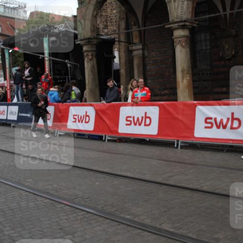 05.10.2025 - 20. swb-Marathon Bremen Yannick Fuchs http://msf.ph/oto/9318678 05.10.2025 11:27:14 Ziel  meine-sportfotos.de