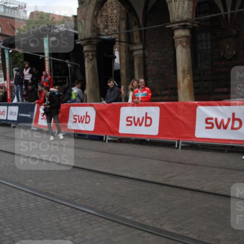 05.10.2025 - 20. swb-Marathon Bremen Yannick Fuchs http://msf.ph/oto/9318680 05.10.2025 11:27:14 Ziel  meine-sportfotos.de