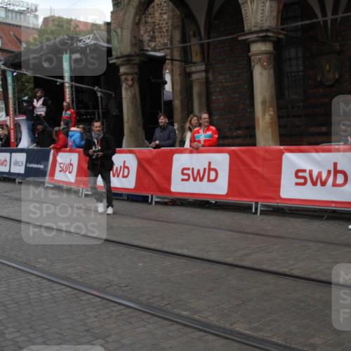 05.10.2025 - 20. swb-Marathon Bremen Yannick Fuchs http://msf.ph/oto/9318684 05.10.2025 11:27:16 Ziel  meine-sportfotos.de