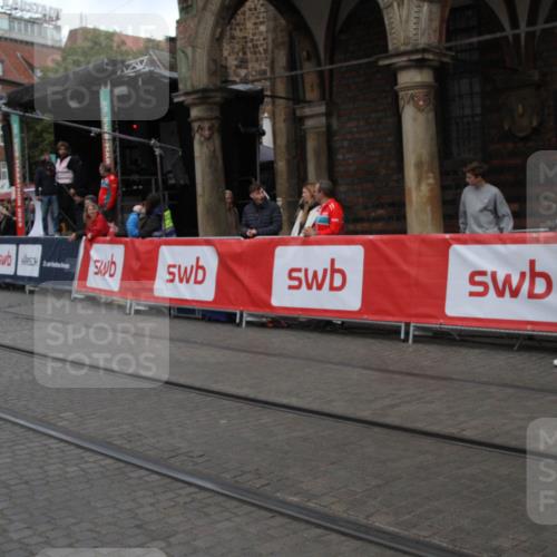 05.10.2025 - 20. swb-Marathon Bremen Yannick Fuchs http://msf.ph/oto/9318688 05.10.2025 11:27:22 Ziel  meine-sportfotos.de
