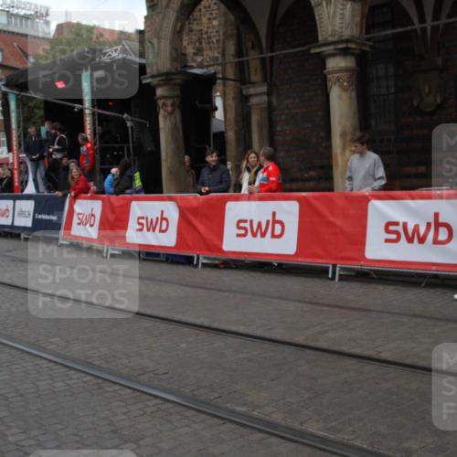 05.10.2025 - 20. swb-Marathon Bremen Yannick Fuchs http://msf.ph/oto/9318691 05.10.2025 11:27:24 Ziel  meine-sportfotos.de