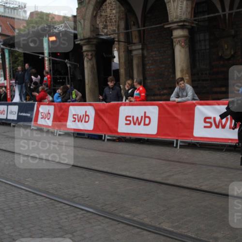 05.10.2025 - 20. swb-Marathon Bremen Yannick Fuchs http://msf.ph/oto/9318708 05.10.2025 11:27:34 Ziel  meine-sportfotos.de