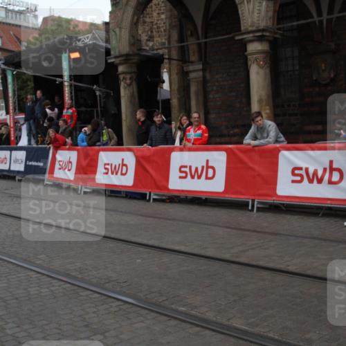 05.10.2025 - 20. swb-Marathon Bremen Yannick Fuchs http://msf.ph/oto/9318723 05.10.2025 11:27:42 Ziel  meine-sportfotos.de