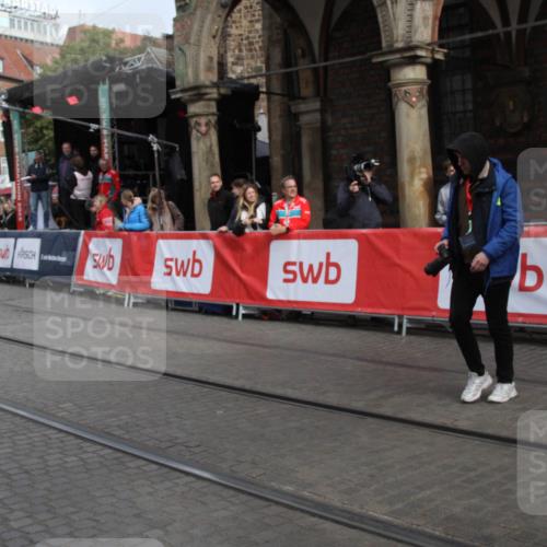 05.10.2025 - 20. swb-Marathon Bremen Yannick Fuchs http://msf.ph/oto/9318736 05.10.2025 11:28:38 Ziel  meine-sportfotos.de