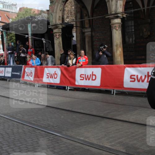 05.10.2025 - 20. swb-Marathon Bremen Yannick Fuchs http://msf.ph/oto/9318751 05.10.2025 11:28:47 Ziel  meine-sportfotos.de