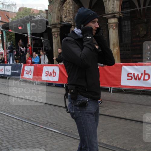 05.10.2025 - 20. swb-Marathon Bremen Yannick Fuchs http://msf.ph/oto/9318777 05.10.2025 11:29:00 Ziel 10579, 11313, 11314 meine-sportfotos.de