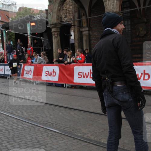 05.10.2025 - 20. swb-Marathon Bremen Yannick Fuchs http://msf.ph/oto/9318803 05.10.2025 11:29:10 Ziel 7174 meine-sportfotos.de