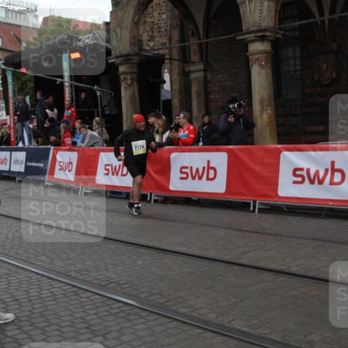 05.10.2025 - 20. swb-Marathon Bremen Yannick Fuchs http://msf.ph/oto/9318808 05.10.2025 11:29:12 Ziel 7174 meine-sportfotos.de