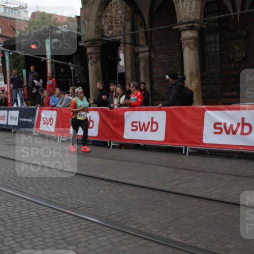 05.10.2025 - 20. swb-Marathon Bremen Yannick Fuchs http://msf.ph/oto/9318822 05.10.2025 11:29:17 Ziel 9559 meine-sportfotos.de