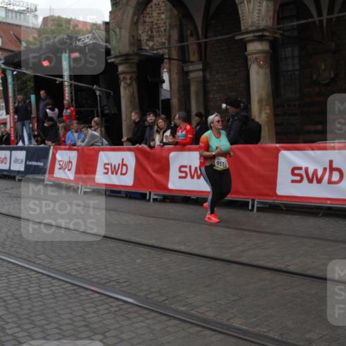 05.10.2025 - 20. swb-Marathon Bremen Yannick Fuchs http://msf.ph/oto/9318826 05.10.2025 11:29:18 Ziel 9559 meine-sportfotos.de