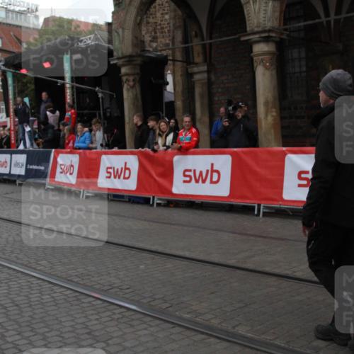 05.10.2025 - 20. swb-Marathon Bremen Yannick Fuchs http://msf.ph/oto/9318848 05.10.2025 11:29:28 Ziel 10482 meine-sportfotos.de