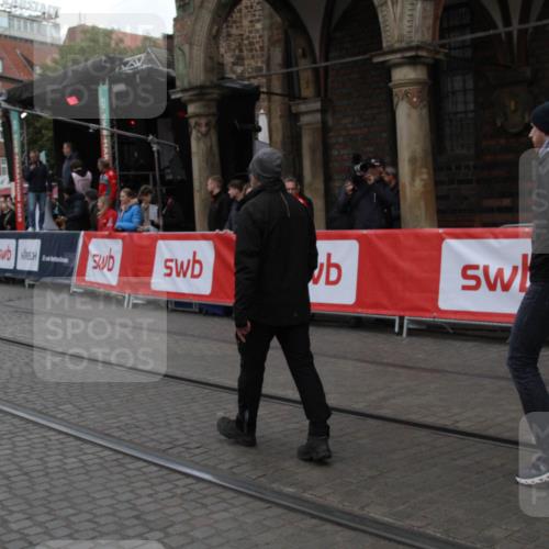 05.10.2025 - 20. swb-Marathon Bremen Yannick Fuchs http://msf.ph/oto/9318852 05.10.2025 11:29:29 Ziel  meine-sportfotos.de