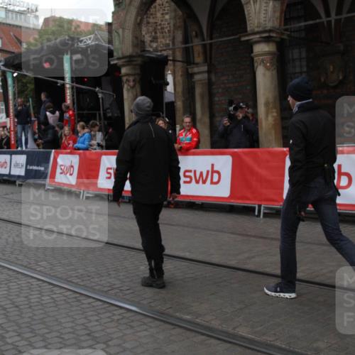 05.10.2025 - 20. swb-Marathon Bremen Yannick Fuchs http://msf.ph/oto/9318853 05.10.2025 11:29:30 Ziel  meine-sportfotos.de