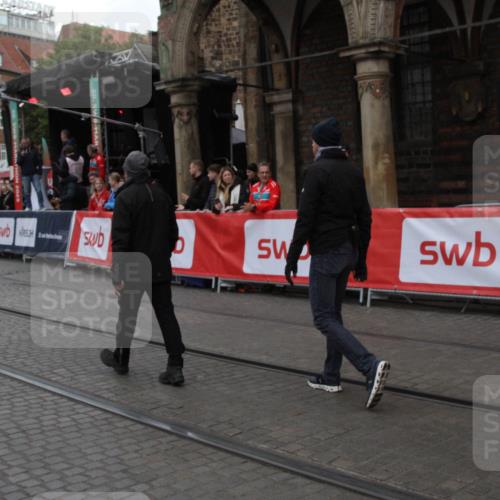 05.10.2025 - 20. swb-Marathon Bremen Yannick Fuchs http://msf.ph/oto/9318855 05.10.2025 11:29:30 Ziel  meine-sportfotos.de