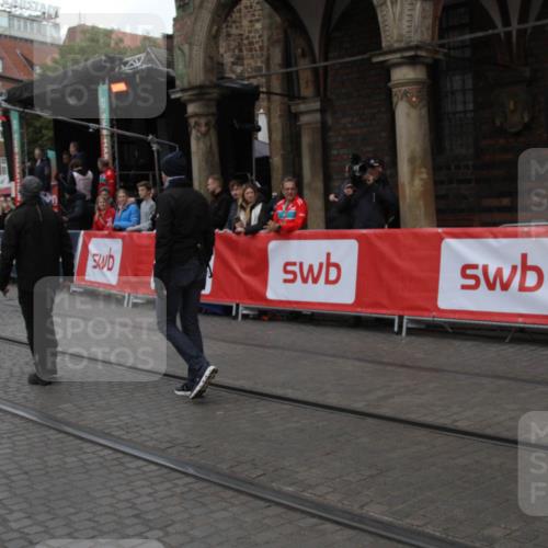 05.10.2025 - 20. swb-Marathon Bremen Yannick Fuchs http://msf.ph/oto/9318859 05.10.2025 11:29:32 Ziel 10401 meine-sportfotos.de